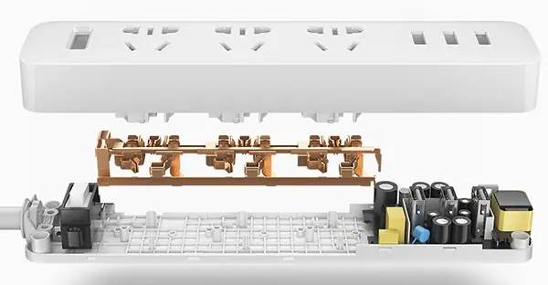 ساختار داخلی چندراهی برق شیائومی مدل XMCXB01QM