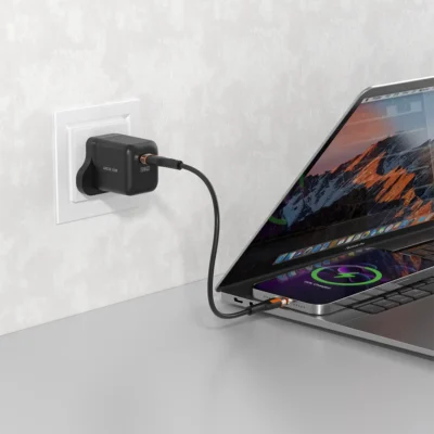 Green Lion Ultra Compact GaN Wall Charger UK Pin USB-C 20W with C to L